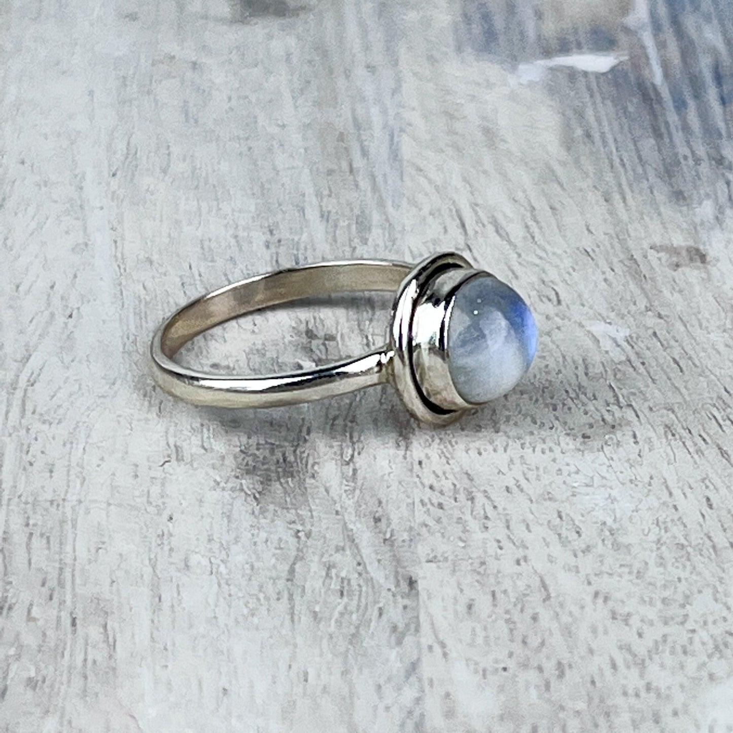 Minimalist Rainbow Moonstone Ring in 925 Sterling Silver – Simple & Elegant Crystal Jewelry for Emotional Clarity and Inner Peace - Crystals for everyone • Crystals And Cord