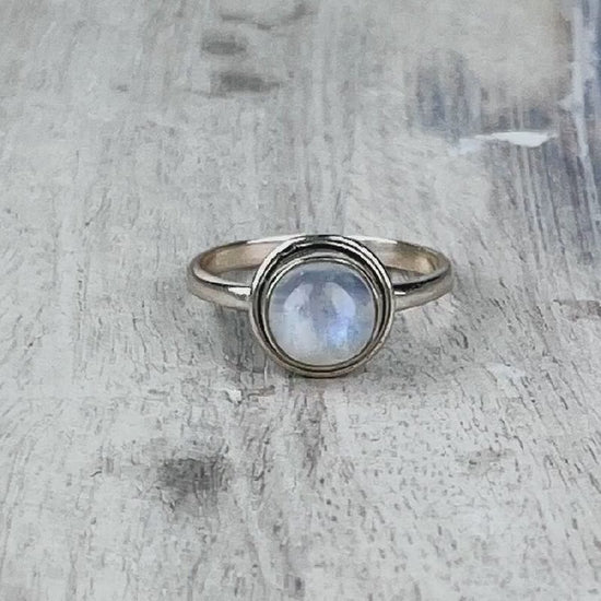 Minimalist Rainbow Moonstone Ring in 925 Sterling Silver – Simple & Elegant Crystal Jewelry for Emotional Clarity and Inner Peace